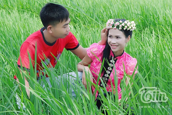 Giây phút hạnh phúc của Thơm và Hom.