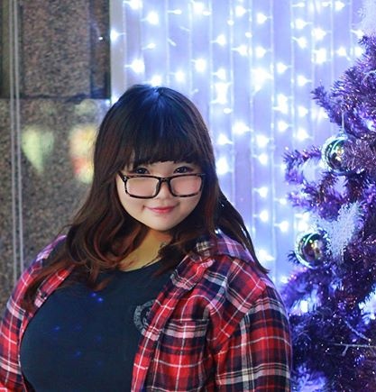 Không chỉ đam mê nghề diễn viên cô còn có năng khiếu về nhiếp ảnh. Ngay từ khi là sinh viên năm nhất, Phi Yến đã cùng một người bạn mở fanpage chụp ảnh trên Facebook. Đối tượng của cô là học sinh, sinh viên với phong cách thời trang đường phố.