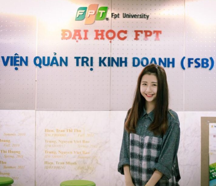 Hot girl Quỳnh Anh Shyn thi tuyển ĐH FPT.