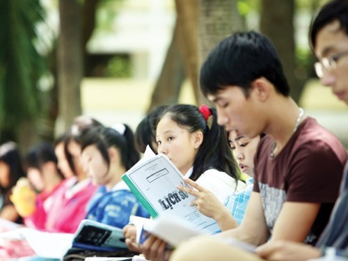 Nhung ngoi truong vo dich chon thi tot nghiep mon Lich su hinh anh