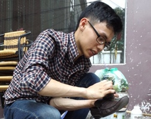 Trai nghiem lam nguoi danh giay cua mot 9X hinh anh