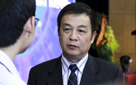 Nha khoa hoc o nha thue, di lam thue hinh anh