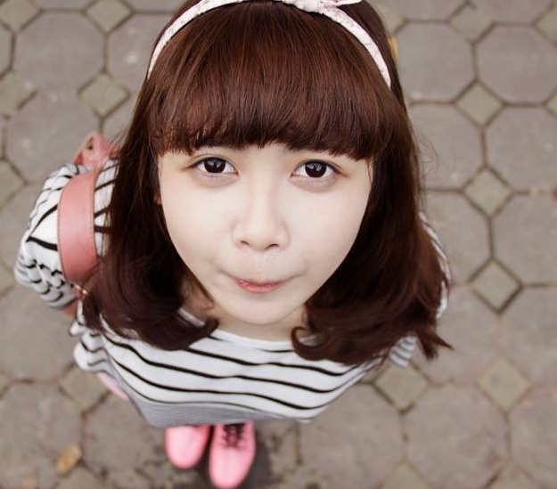 Mo Naive bi khoa Facebook hon nua trieu nguoi theo doi hinh anh