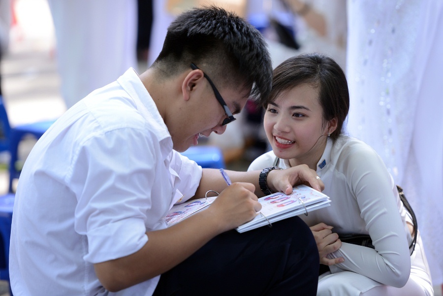 Những dòng lưu bút viết vội.