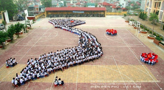 Hoc sinh Dien Bien 'Chung suc vi bien dao que huong' hinh anh