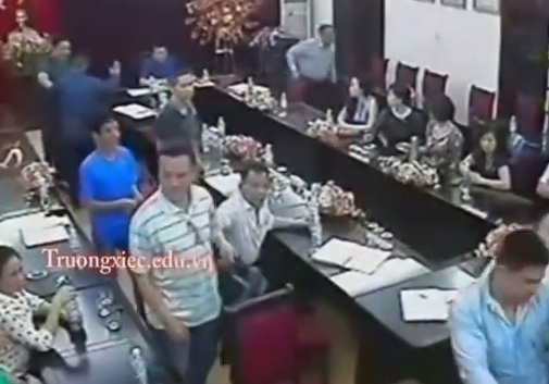 Vụ việc đã khiến cuộc họp bị gián đoạn.