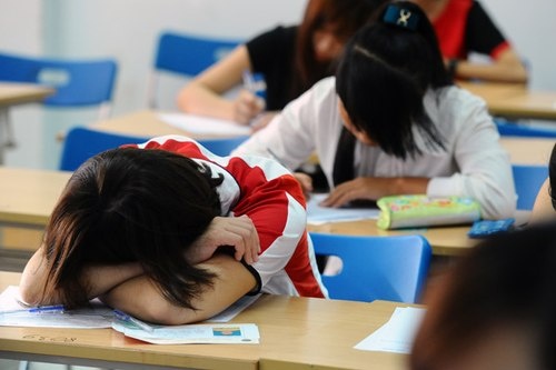 Chuyen bi hai khi si tu kieng ky truoc ky thi hinh anh