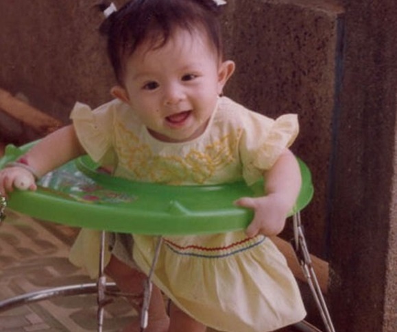 Từ nhỏ cô nàng đã học múa ba-lê.