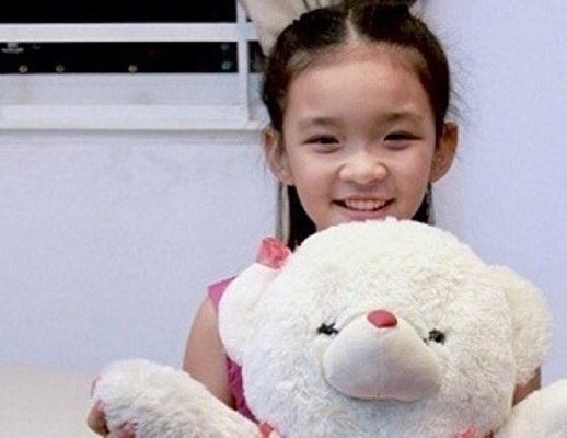 Chuyen xuc dong co be dong quang cao 'gia dinh la tren het' hinh anh