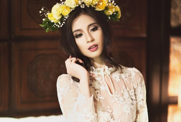 Khi gia đình đã ổn định, Ngọc Anh mới quyết định quay lại làng giải trí.
