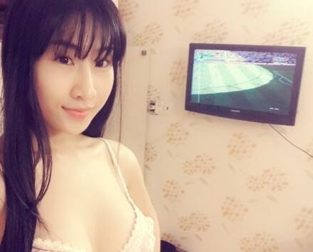 DJ Oxy bo show dien, o nha co vu doi tuyen Duc hinh anh