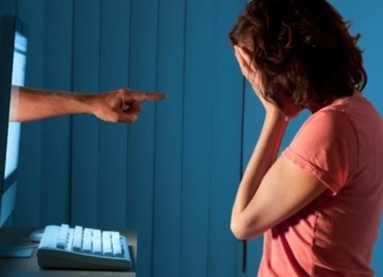 Clip bat nat qua mang hinh anh