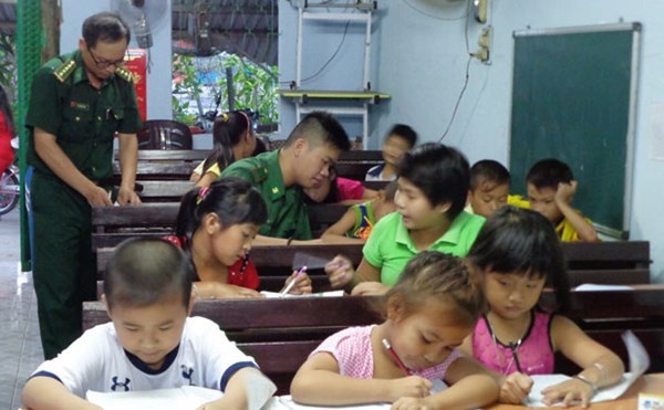 Lớp học đặc biệt của bộ đội biên phòng giữa Sài Gòn.