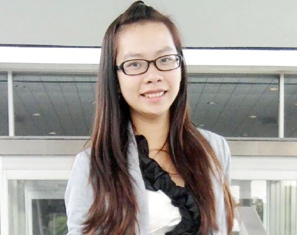 Co gai Viet co hoc bong 6 ty, hoc mot luc 2 truong tai My hinh anh