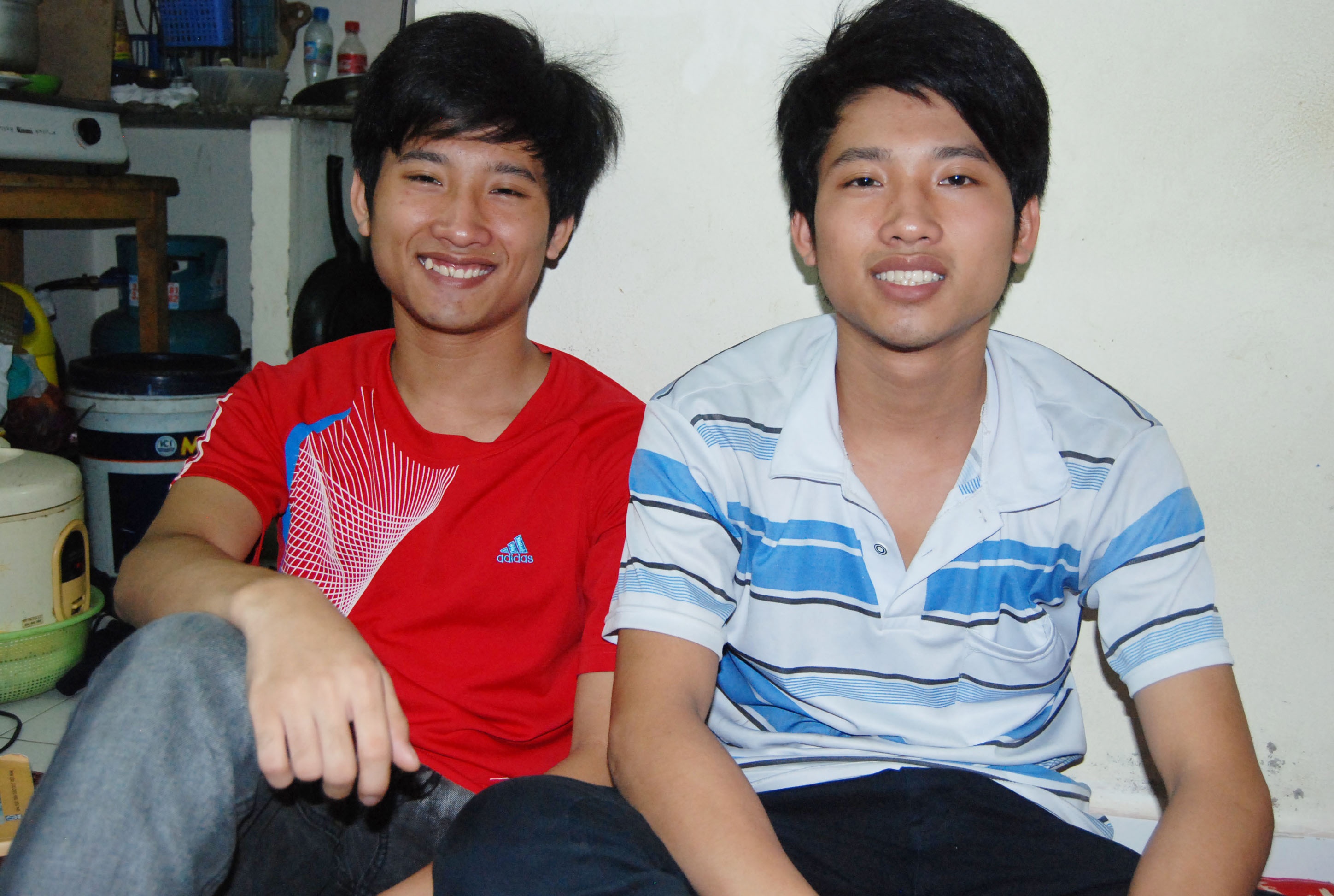 Cuoc song hien tai cua thu khoa noi tieng nhat nam 2013 hinh anh