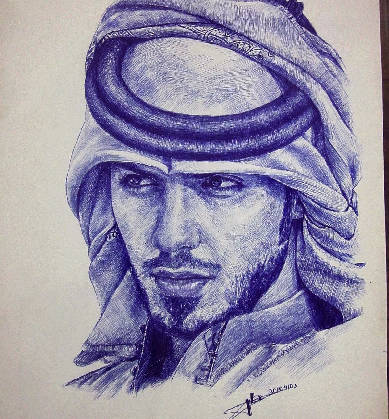 Khi mới thử sức với thể loại vẽ bút bi, Tuấn Bảo vẽ anh chàng đẹp trai bị trục xuất nổi đình đám Omar Borkan Al Gala. Tuy nhiên chưa có kinh nghiệm xử lý nên chàng trai này đành bỏ lại để vẽ một bức khác hoàn thiện.