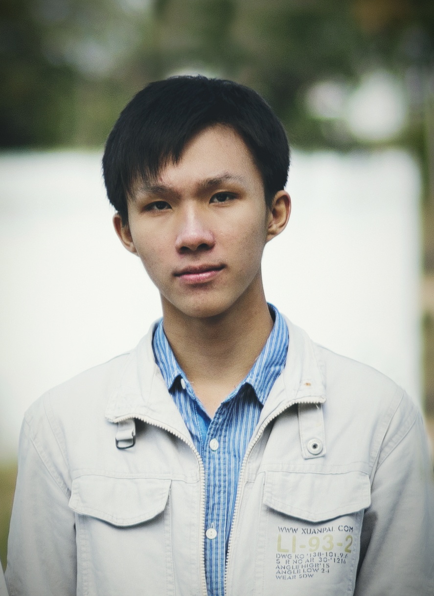 Kết thúc THPT, Tuấn Bảo dự thi ĐH Mỹ thuật và ĐH Dân lập Văn lang, dự định của em là trở thành nhà thiết kế đồ họa.