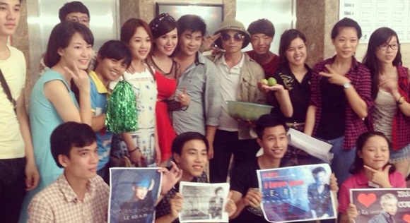 Đoàn làm phim phải làm việc với một Lệ Rơi đóng thế.