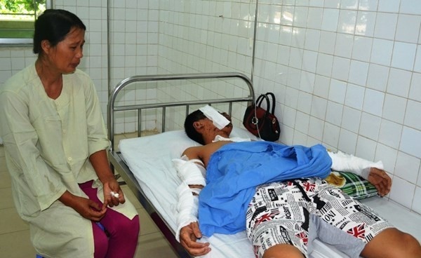 Thái đành từ giã giấc mơ đại học do vụ việc tạt a xít. Ảnh Tiền Phong.