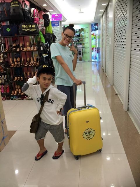 Hình ảnh nhí nhảnh của xuân Tiến và Thanh Thảo khi mới đặt chân đến Thái Lan. Đây là lần thứ 5 cặp đôi này đi du lịch cùng nhau, trước đó là Đà Lạt, Đắc Lắc, An Giang…