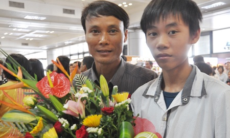 Cha me phu ho, con trai gianh HC Vang toan quoc te hinh anh