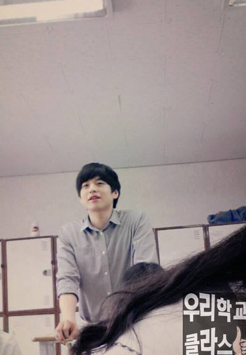 Thầy giáo 29 tuổi vốn rất được yêu mến trong trường học.