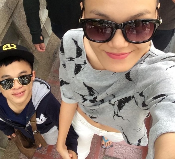 Cap doi dua lech chu lun, nguoi mau du hi Thai Lan hinh anh