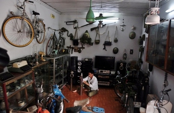 Thay giao 8X song cung bo suu tap gan 1.000 do co thoi chien hinh anh