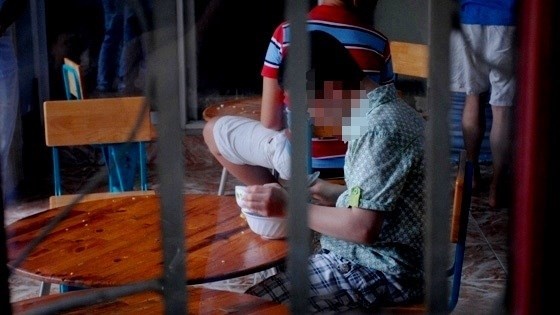 Trẻ tự kỉ bị đánh đập trong cơ sở Anh Vương.