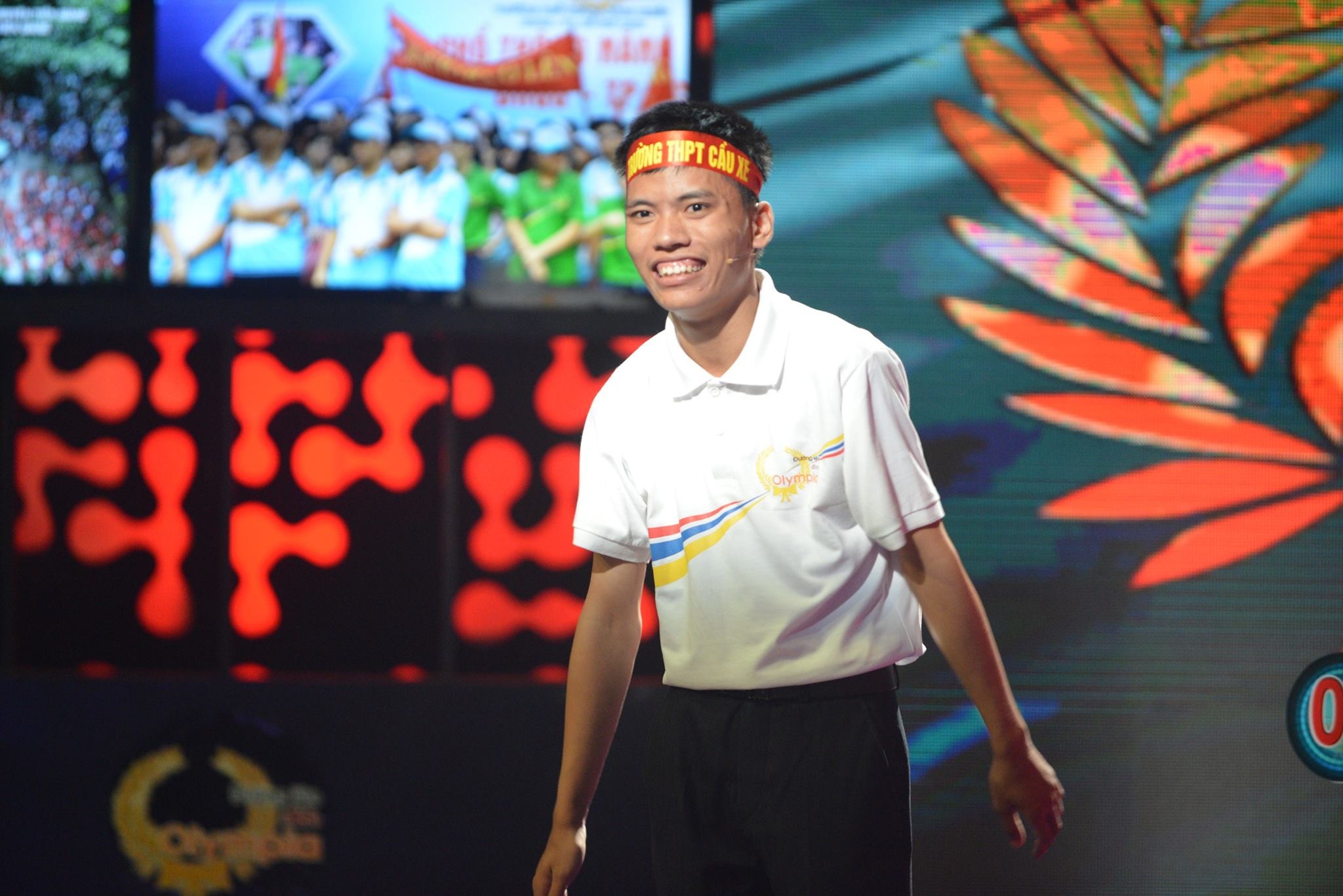 Clip Ngoc Anh so gan khoc tren truong quay hinh anh