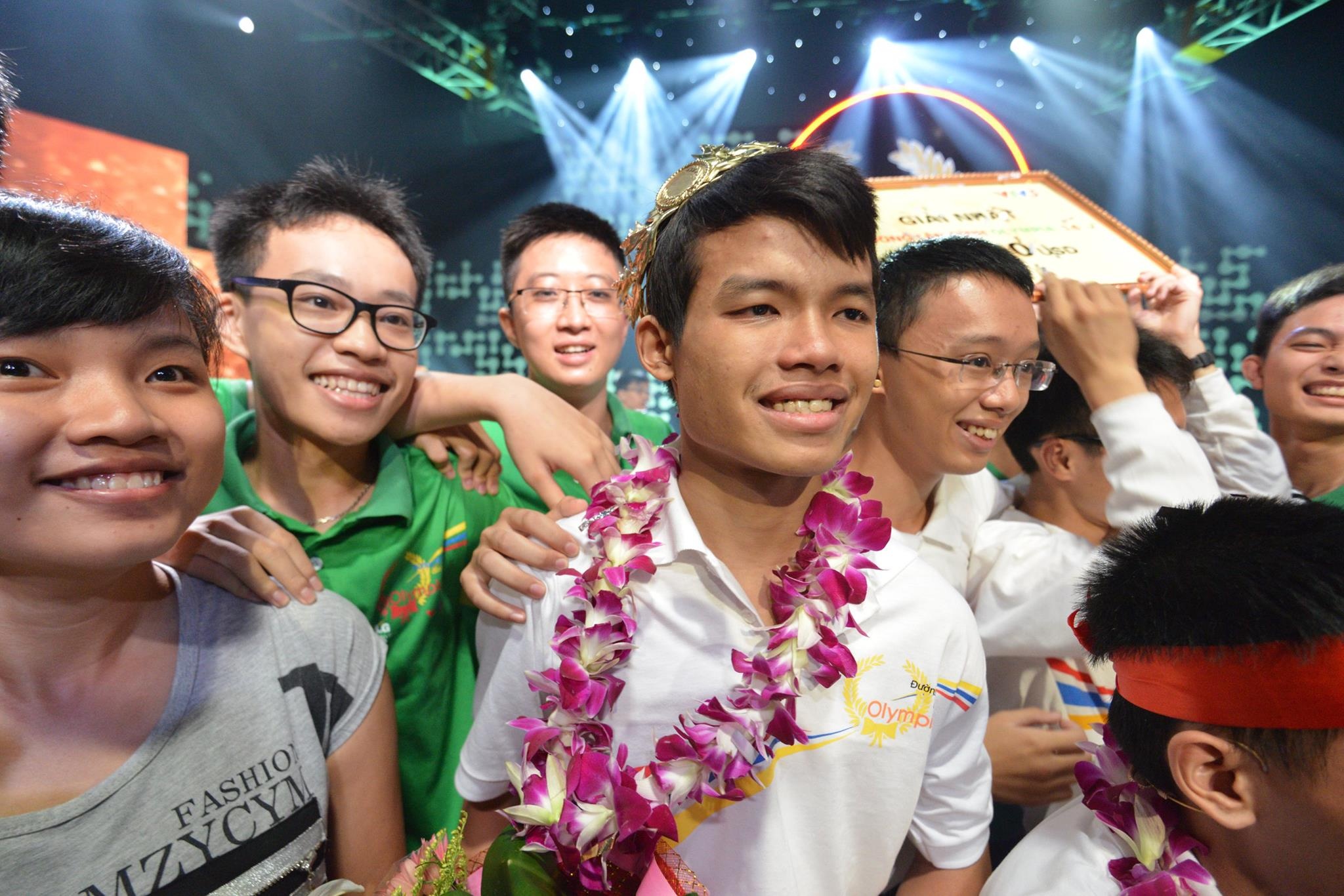 Chang trai bi an Trong Nhan vo dich Olympia 2014 hinh anh
