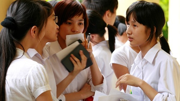 Thí sinh dự thi đại học tại Hà Nội năm 2014.