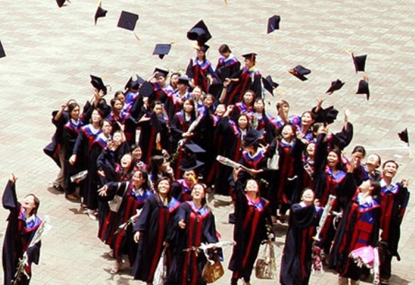 Bang tot nghiep sai sot, hang tram tan cu nhan meo mat hinh anh