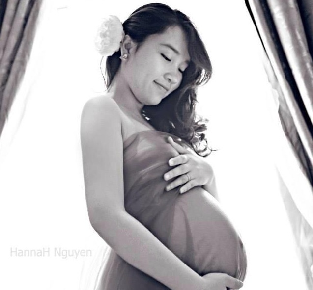 Cô gái sắp làm mẹ khi mới 20 tuổi bày tỏ: “Chưa bao giờ Trang và anh Thành nghĩ mình sẽ lấy chồng hay có con sớm. Vì Trang còn ít tuổi và công việc đang trên đà phát triển