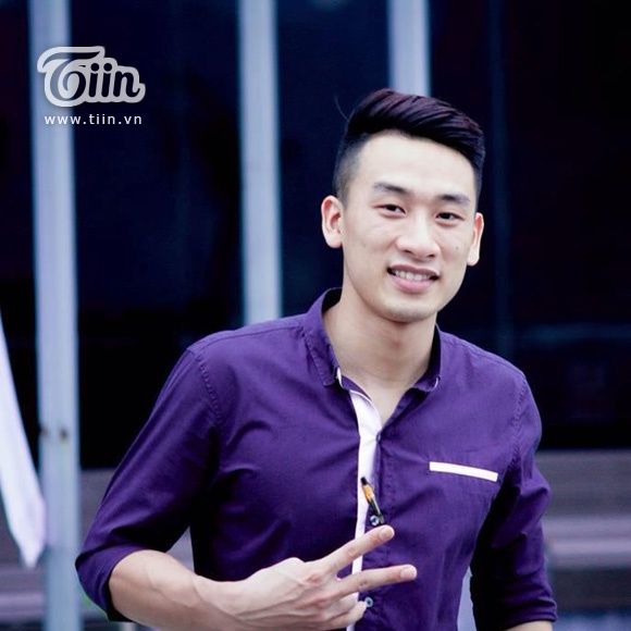 Bạn Phạm Mạnh Tùng chính là người phỏng vấn cô gái trong clip.