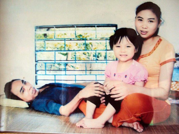 Ảnh cả gia đình anh Tuấn.