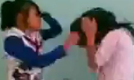 Su that clip nu sinh deo khan quang do danh, lot do ban hinh anh