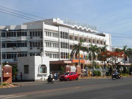 DH Quy Nhon: 10 sinh vien duoc nang diem nop lai bang hinh anh