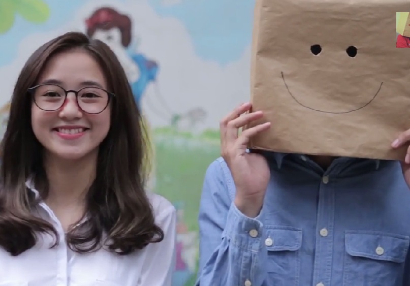 Clip doi nuoc da cua Salim va chang trai dau hop hinh anh