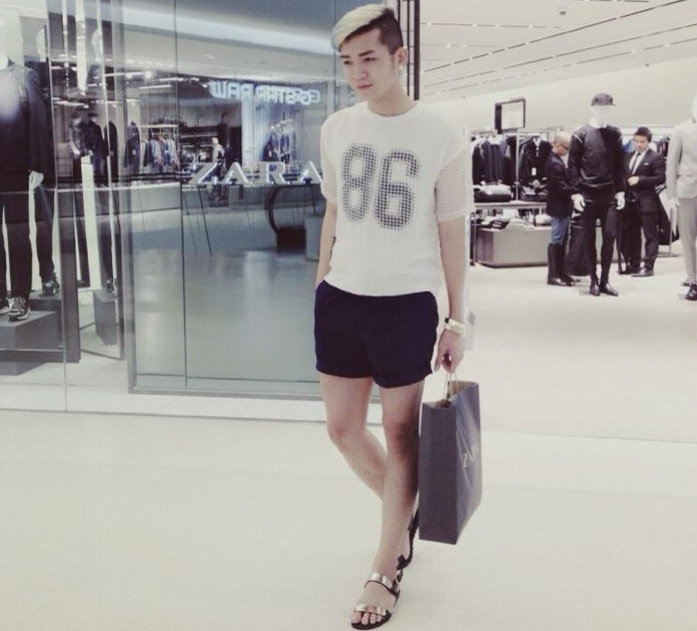 Trần Bảo Bảo sinh năm 1990 là trưởng của nhóm hài đình đám trong giới trẻ. Những clip hài do Bảo Bảo vừa làm diễn viên, vừa là đạo diễn thu hút triệu lượt xem.