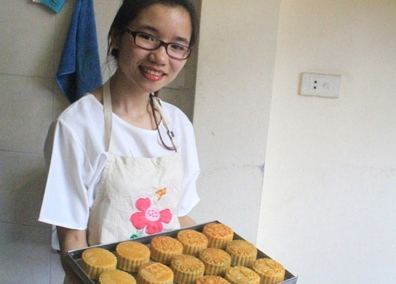 9X kiem 20 trieu/thang tu banh Trung thu handmade hinh anh