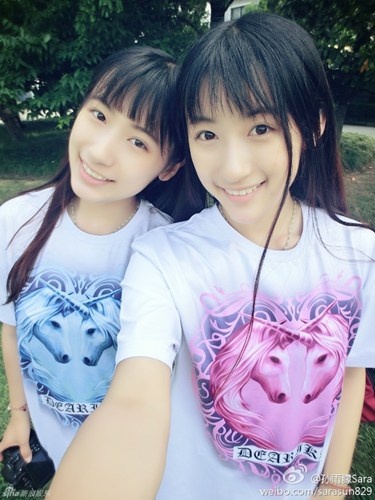 Có người đã ví von vẻ đẹp của cặp chị em sinh đôi này với những thiên sứ.