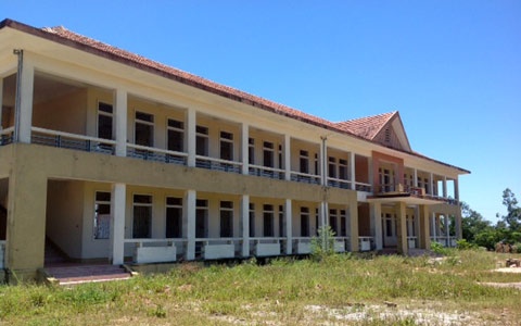 Do tien ty, truong xay 3 nam roi de hoang hinh anh