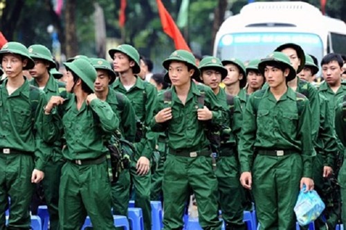 Lên đường nhập ngũ.