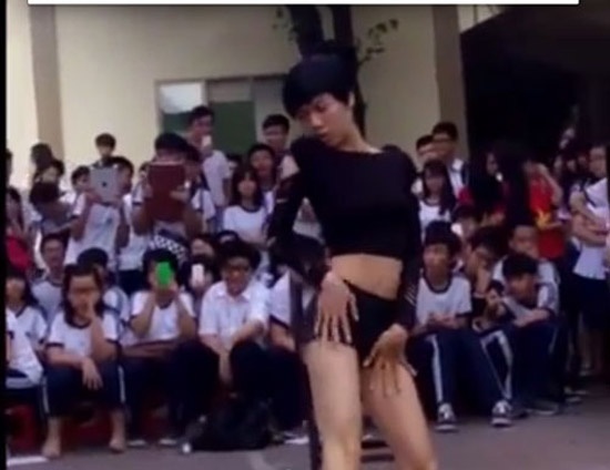 Ky luat khien trach can bo vu mua ghe trong le khai giang hinh anh