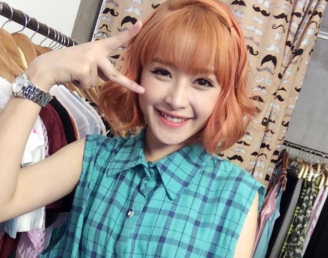 Facebook cua Chi Pu dat moc 4 trieu like hinh anh