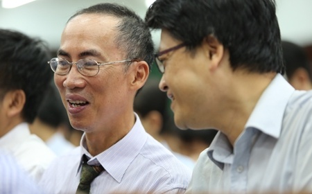   TS Lê Bá Khánh Trình.