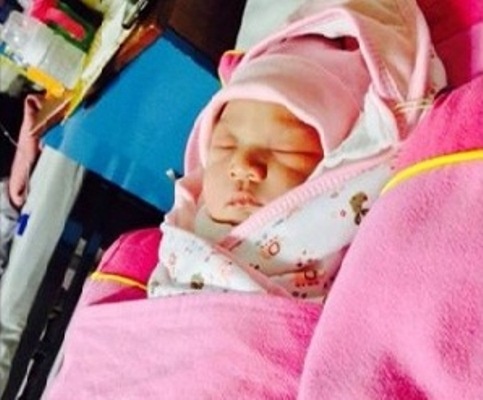 Quynh Trang va truong nhom Big Toe don con gai dau long hinh anh