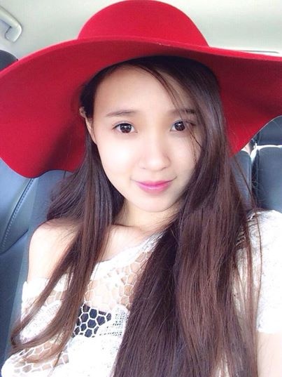 Đã từng thử với nhiều hình ảnh, vai diễn, nhưng ở góc độ nào hot girl Midu vẫn toát lên nét dịu dàng, xinh đẹp.