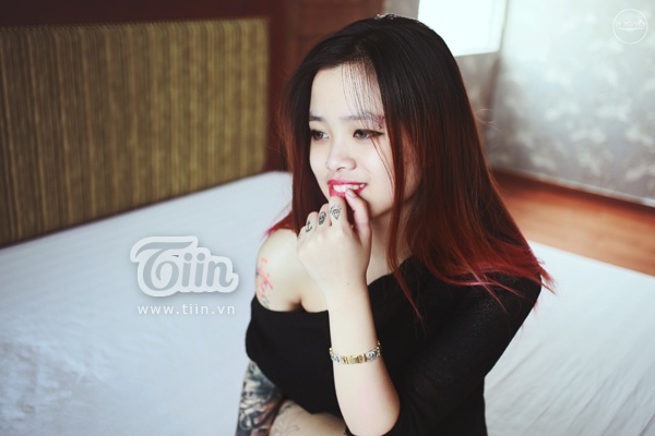 Hoàng Kiều Kim - cô bạn sở hữu 15 hình xăm và 11 lỗ xỏ khuyên.